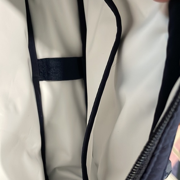 Vera Bradley X Lilly Bag Insulated Medication Navy Blue Quilted Make Up Toiletry - Picture 6 of 6